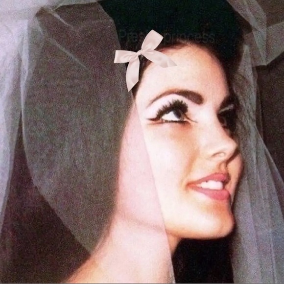 Meet your Posher, Annette - Picture 1 of 1